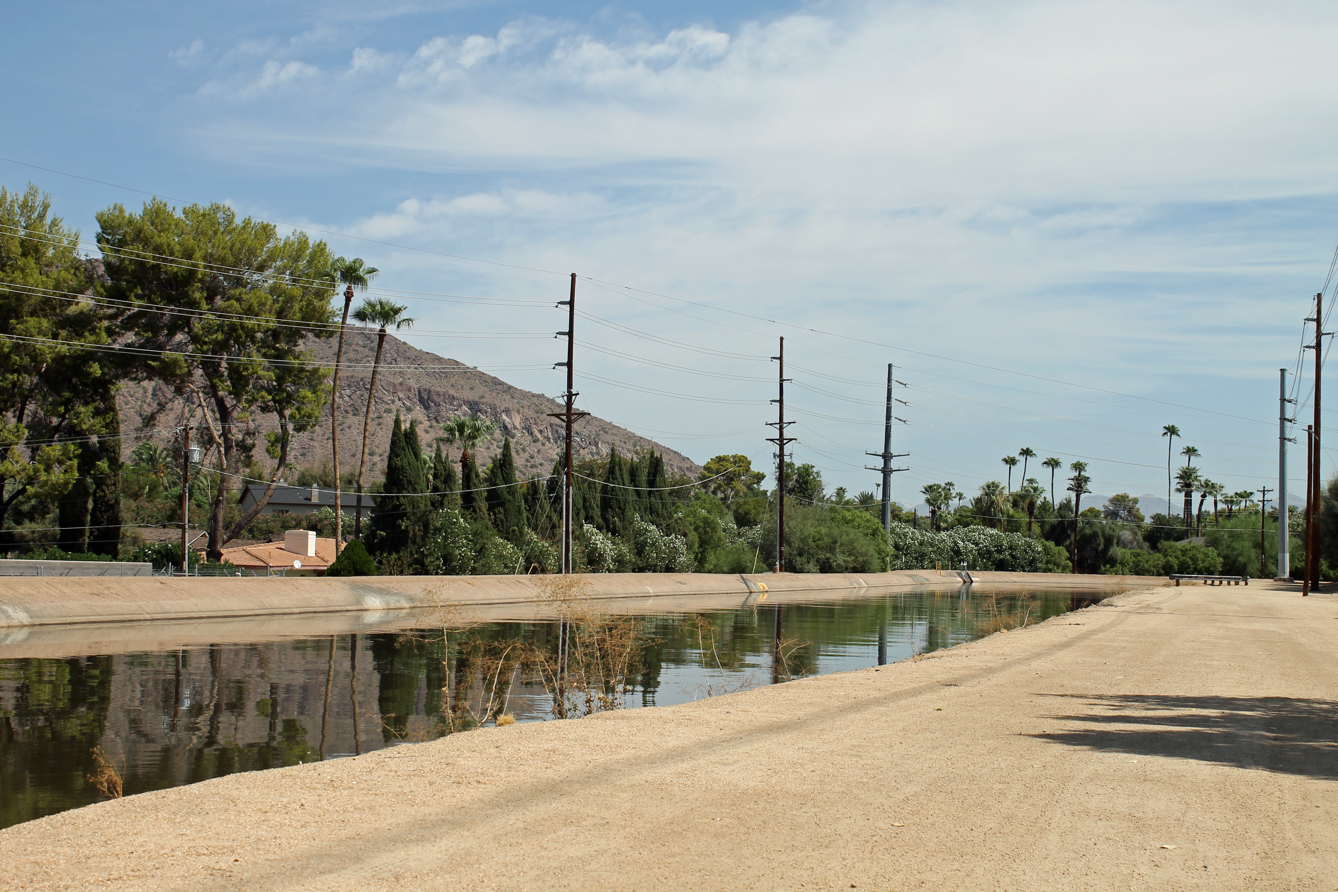 Arizona Canal running through Arcadia